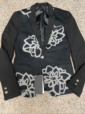 Alien Women's Black grey Floral-Pattern Single-Button tailored Blazer
